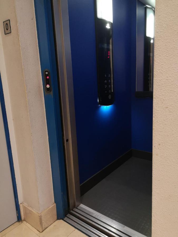 Suite Bilbao Arena Con Plaza De Garaje 外观 照片